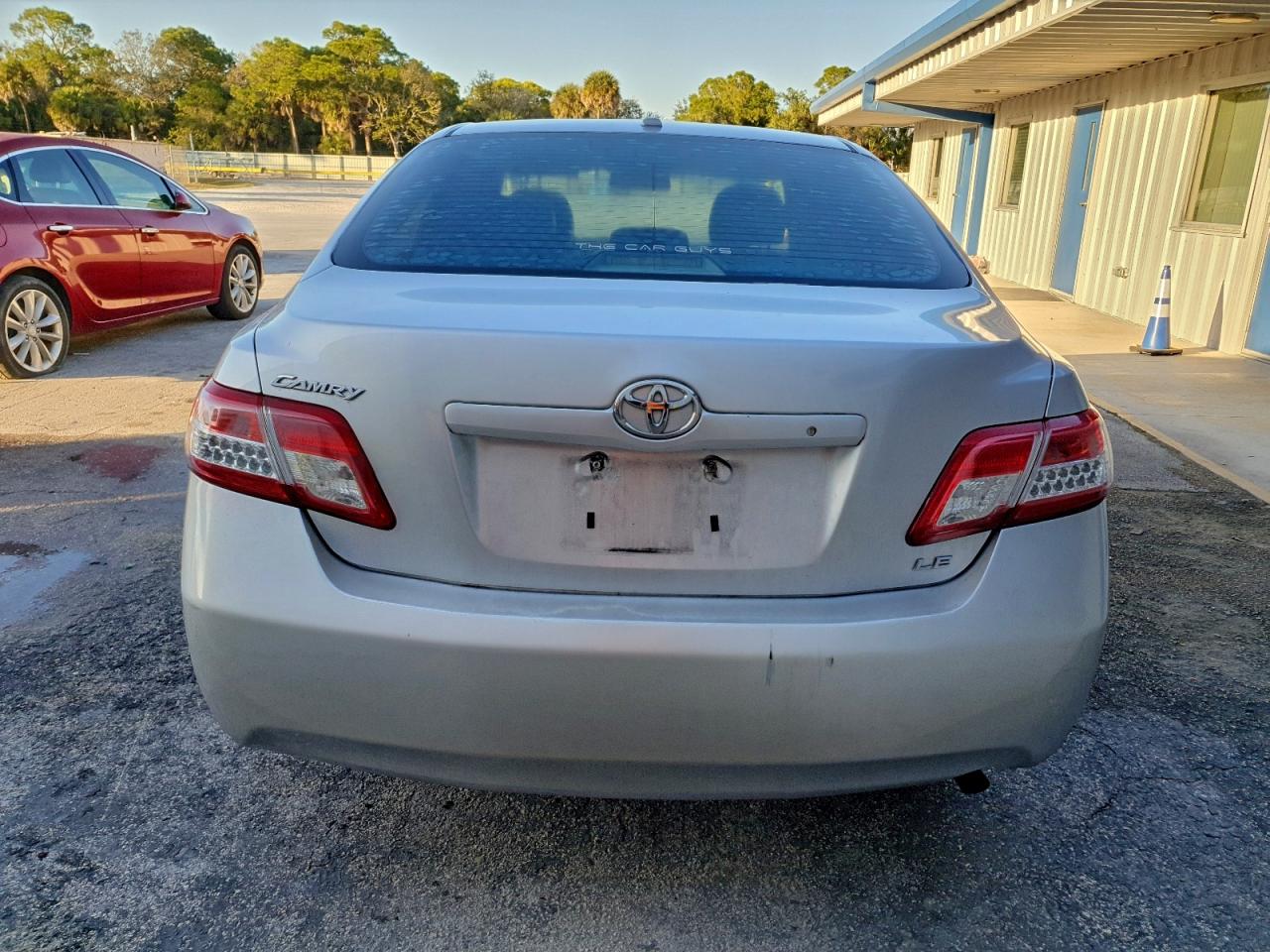 2010 TOYOTA CAMRY BASE photo 6