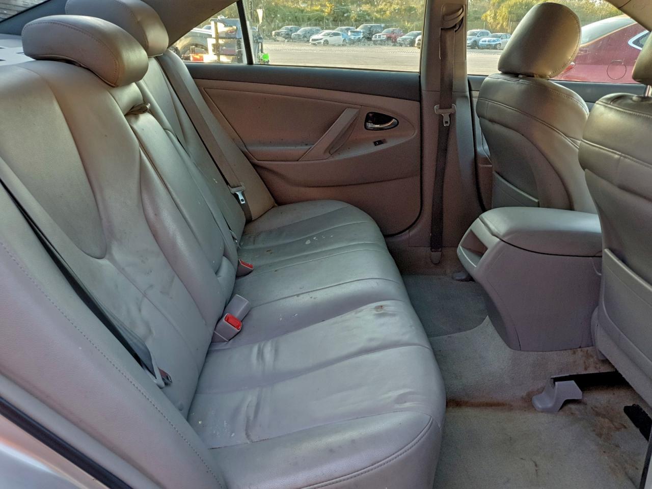 2010 TOYOTA CAMRY BASE photo 10