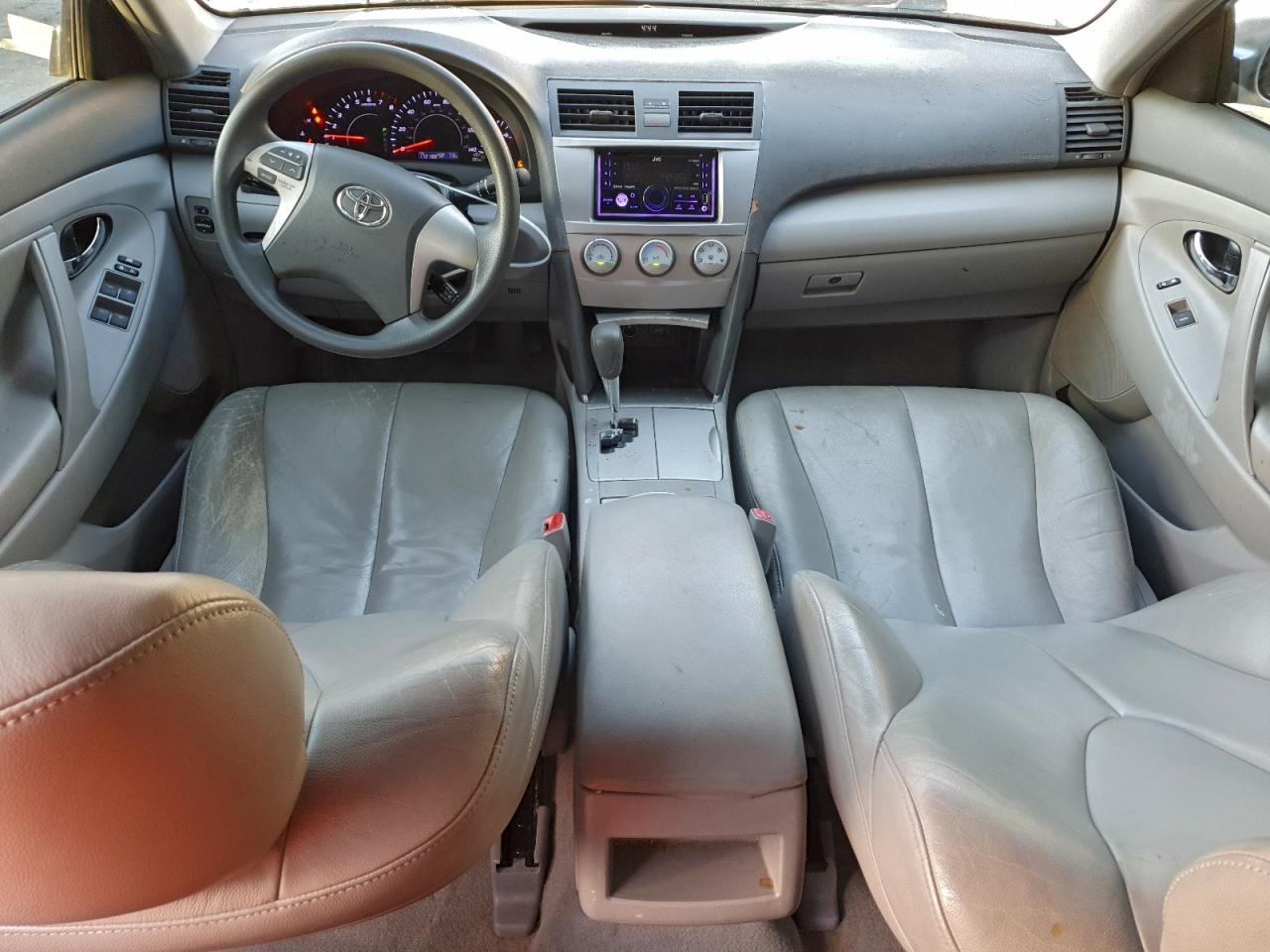 2010 TOYOTA CAMRY BASE photo 8