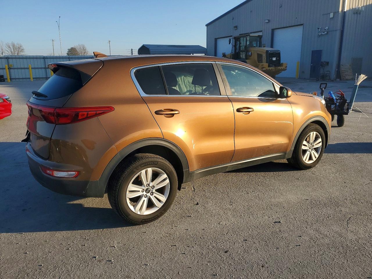 2018 KIA SPORTAGE LX photo 3