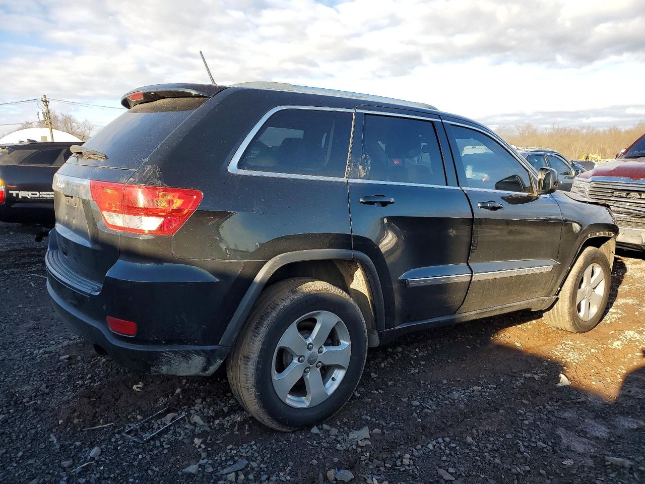 2012 JEEP GRAND CHEROKEE LAREDO photo 5
