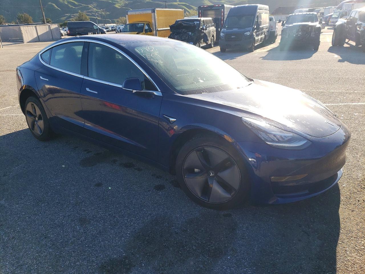 2019 TESLA MODEL 3 photo 4