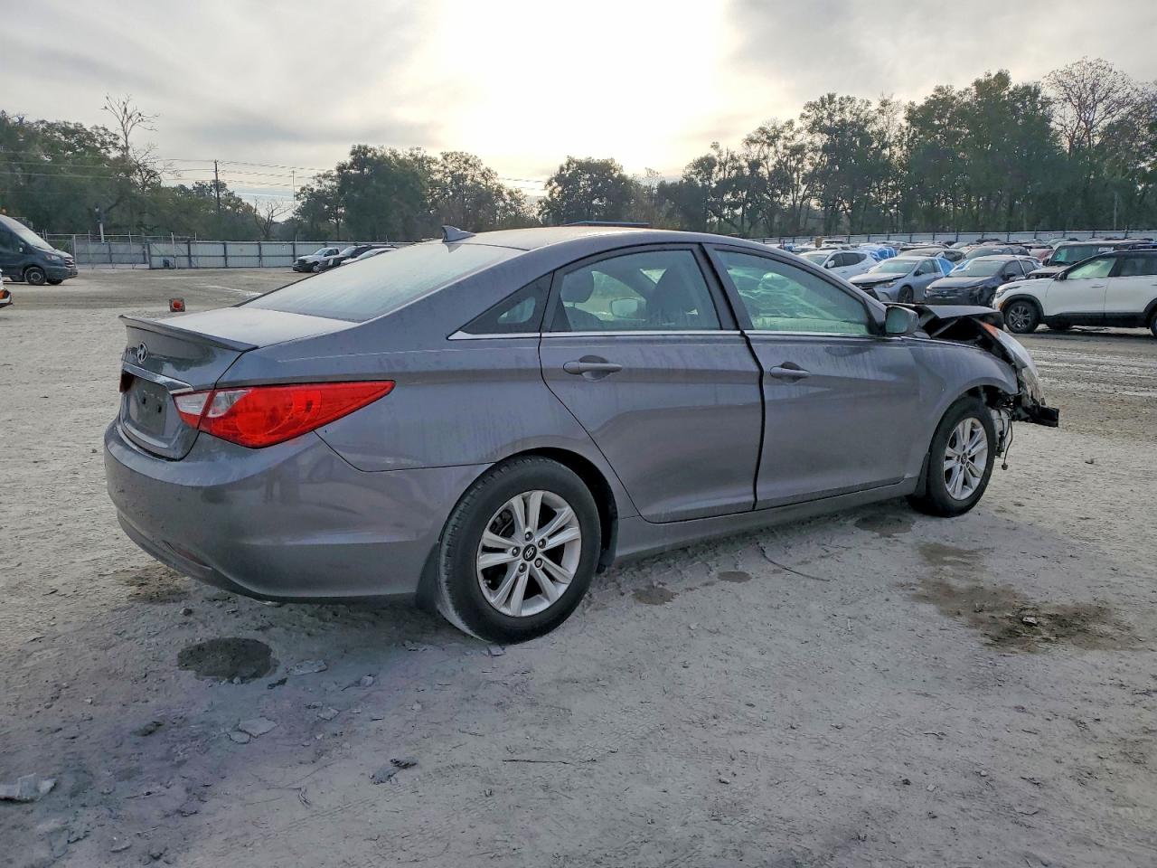 2013 HYUNDAI SONATA GLS photo 5