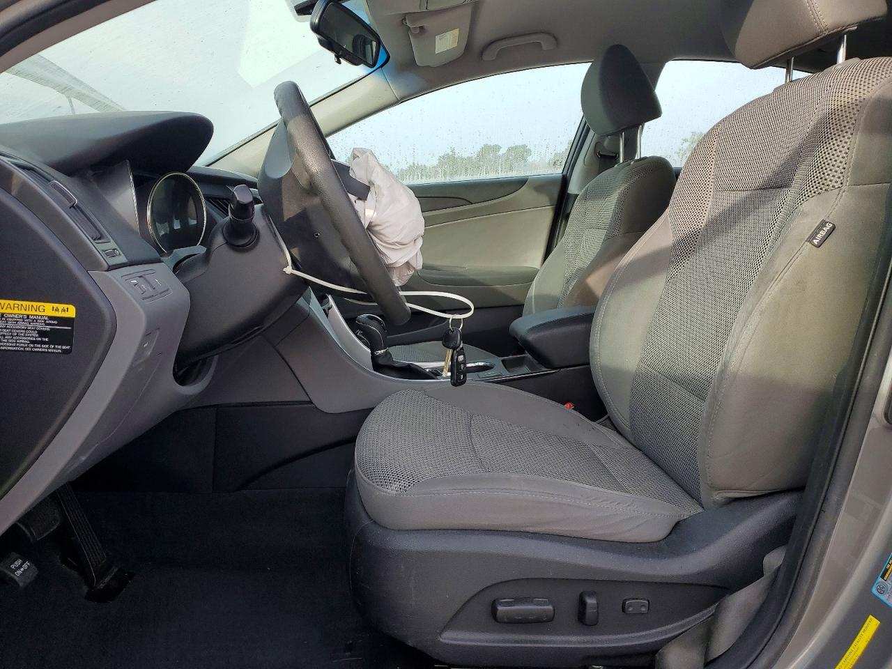 2013 HYUNDAI SONATA GLS photo 13