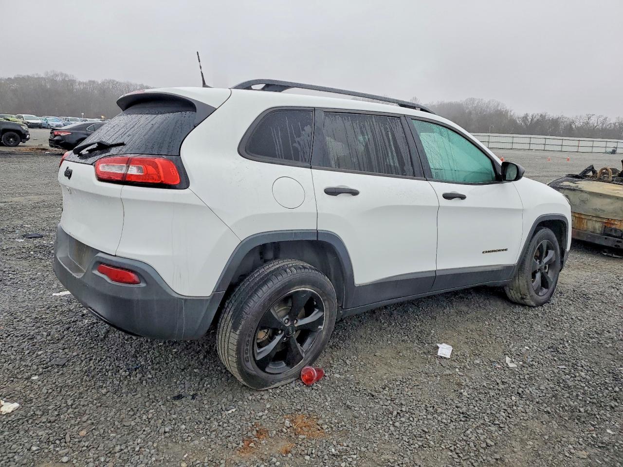 2016 JEEP CHEROKEE SPORT photo 3