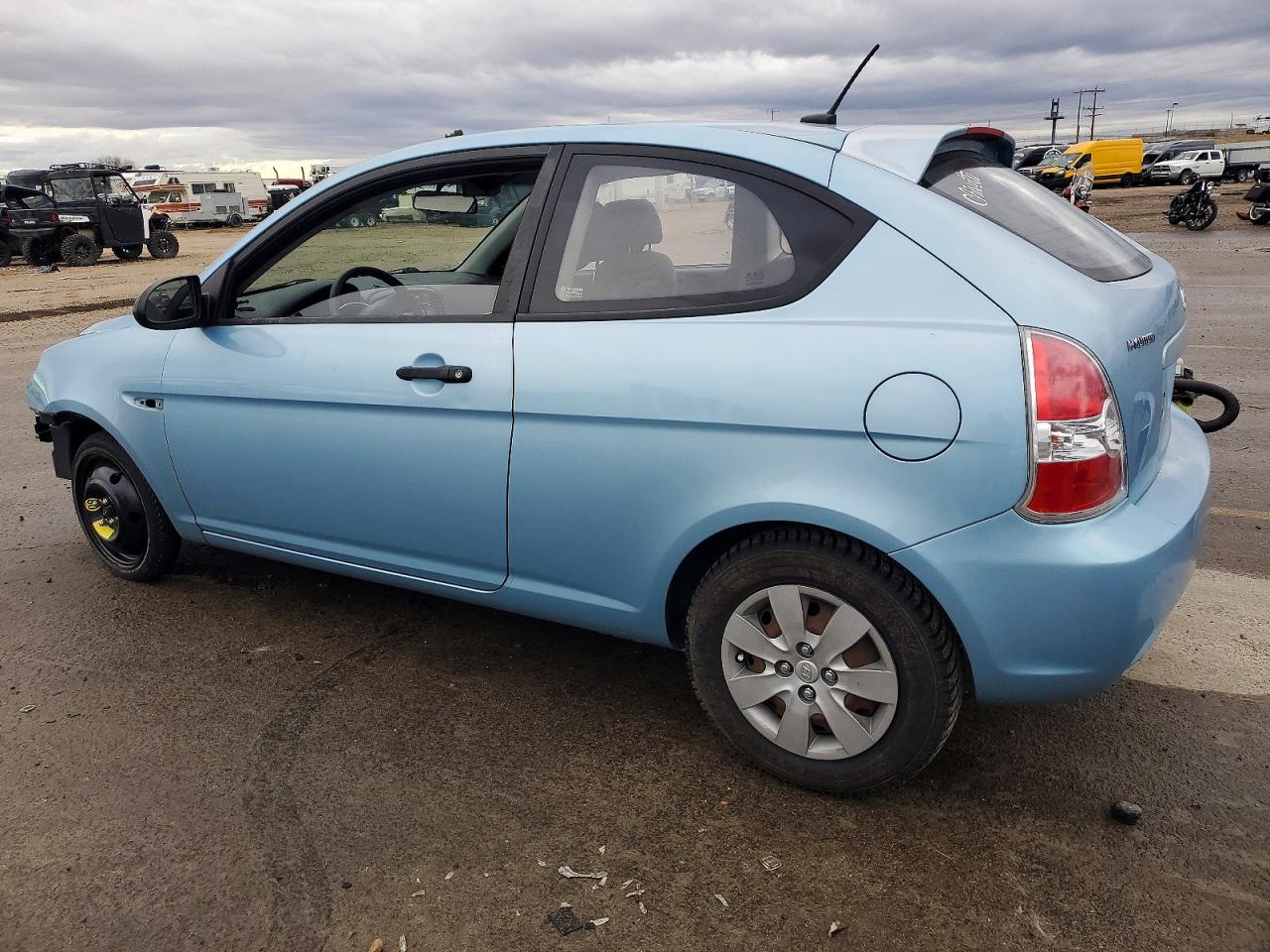 2009 HYUNDAI ACCENT GS photo 2