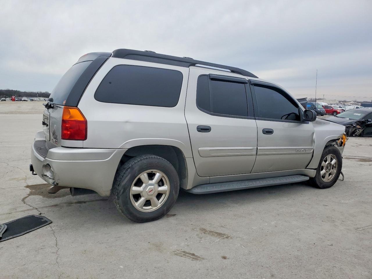 2004 GMC ENVOY XL photo 5