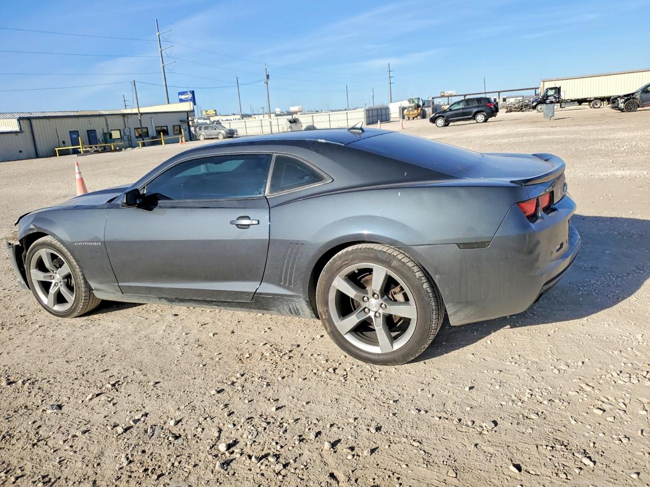2011 CHEVROLET CAMARO LT photo 2