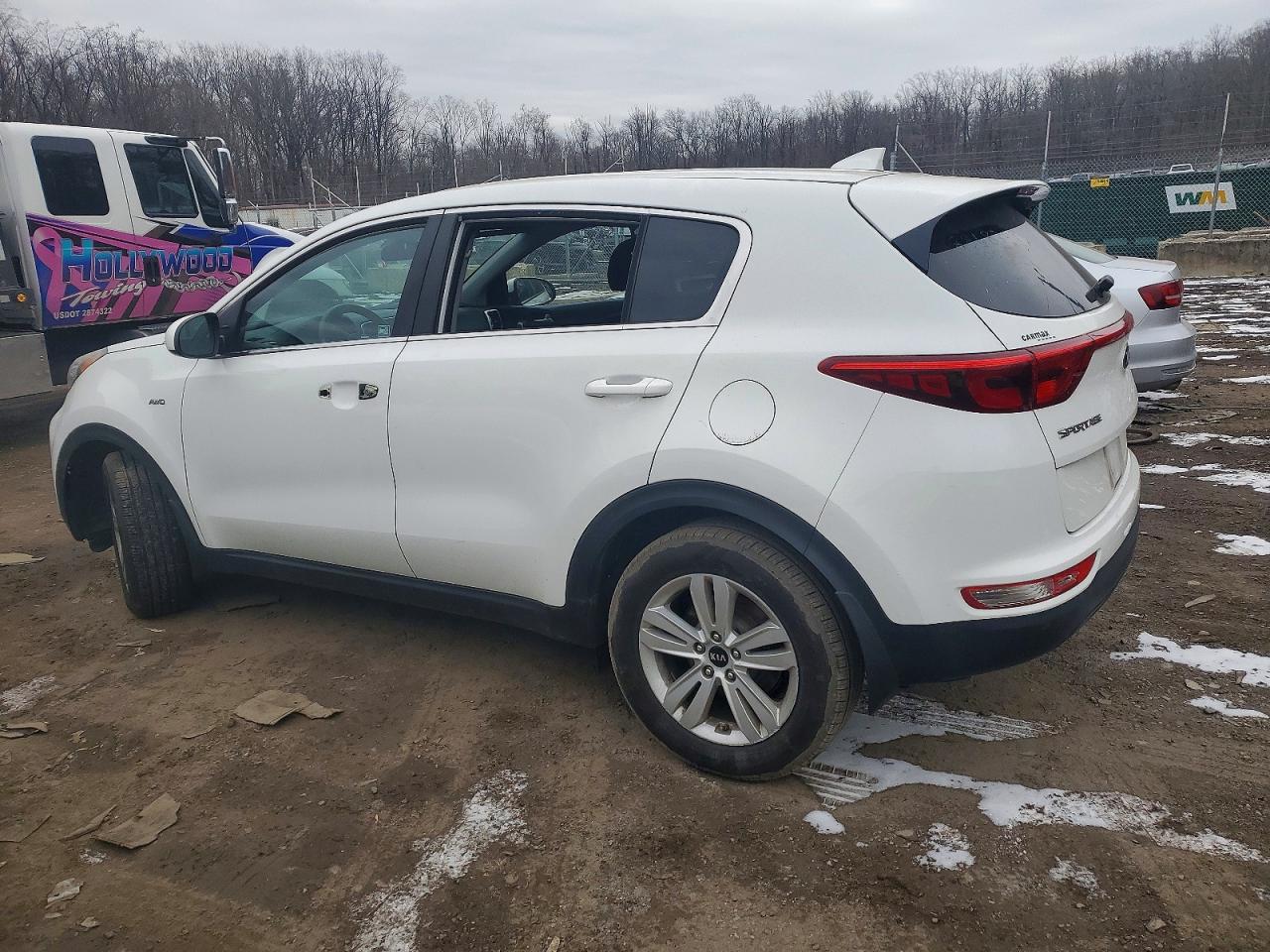 2018 KIA SPORTAGE LX photo 2