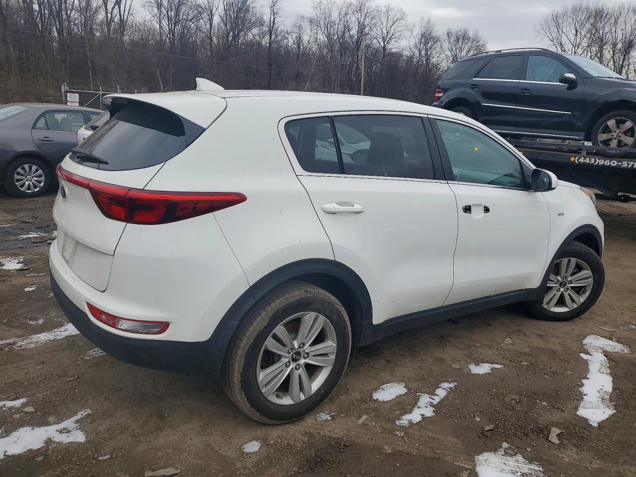 2018 KIA SPORTAGE LX photo 3