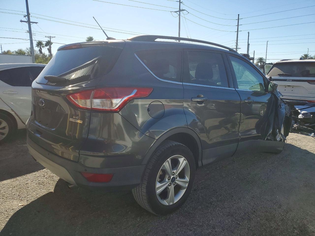 2016 FORD ESCAPE SE photo 3