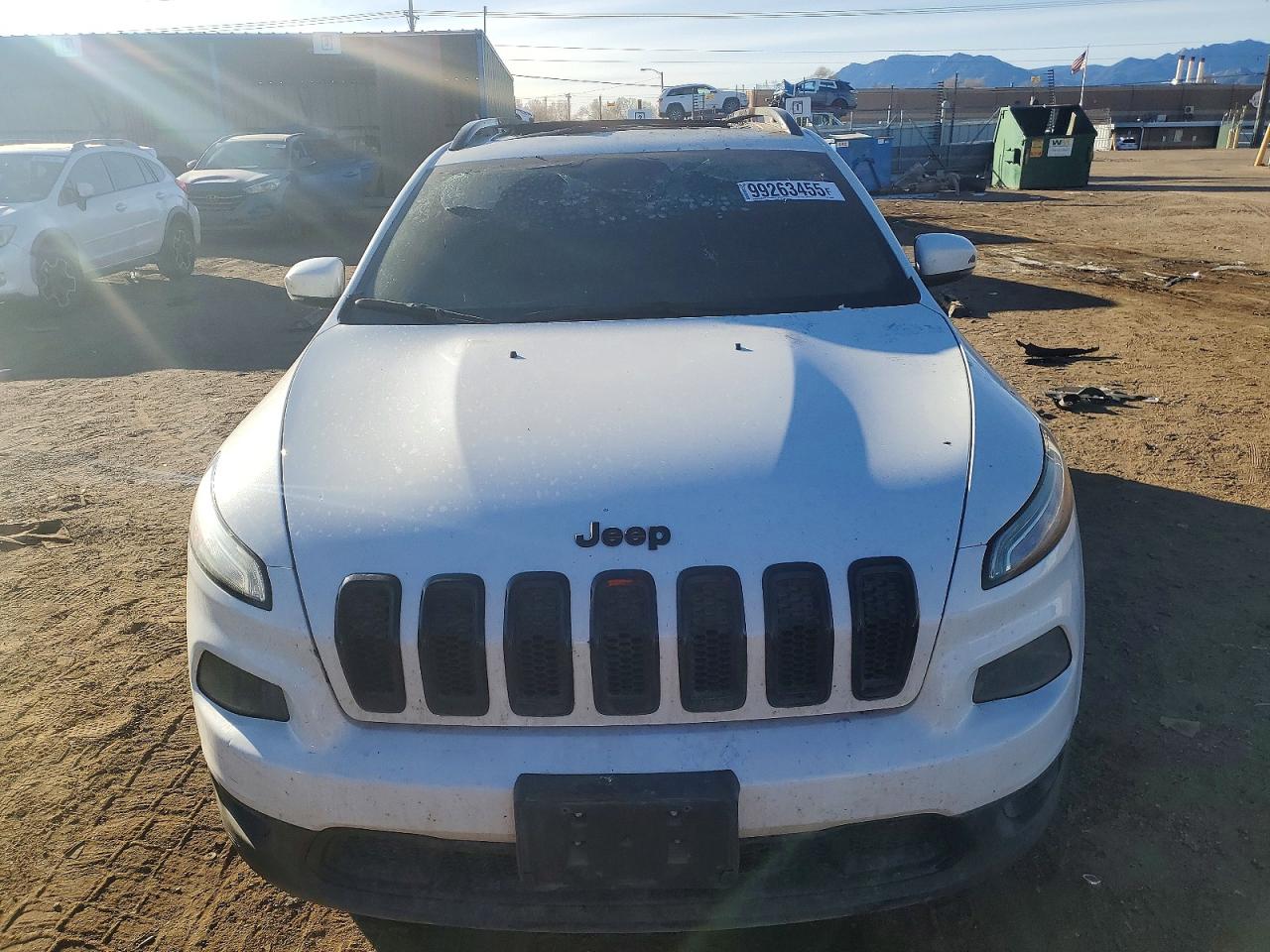 2017 JEEP CHEROKEE photo 5