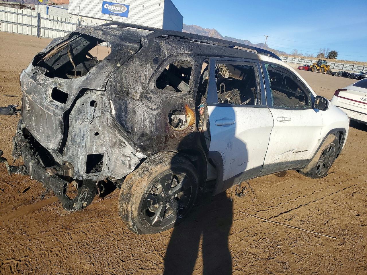 2017 JEEP CHEROKEE photo 3