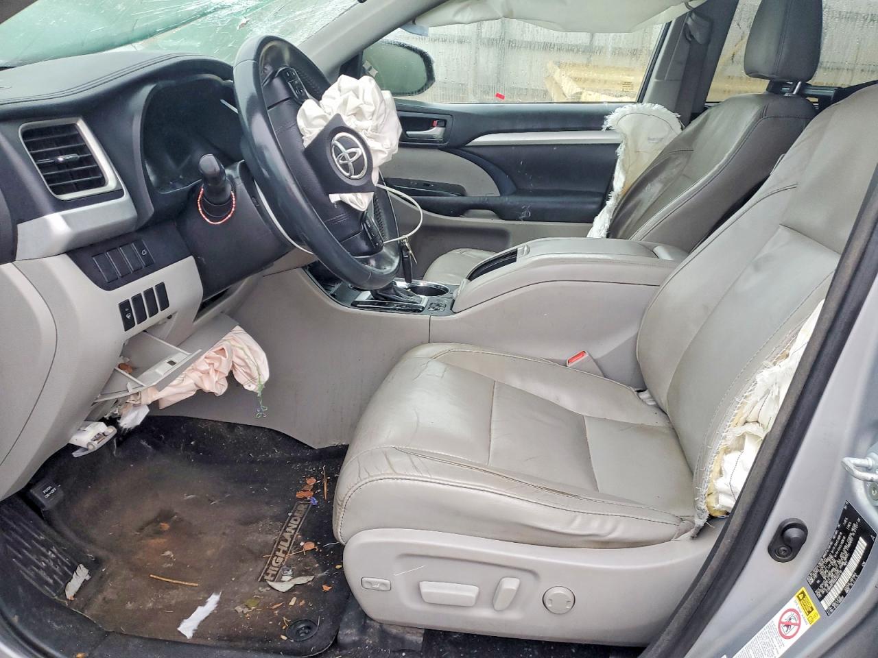 2016 TOYOTA HIGHLANDER XLE photo 7