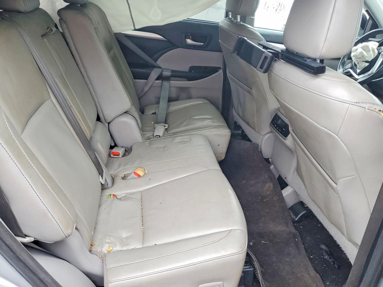 2016 TOYOTA HIGHLANDER XLE photo 11