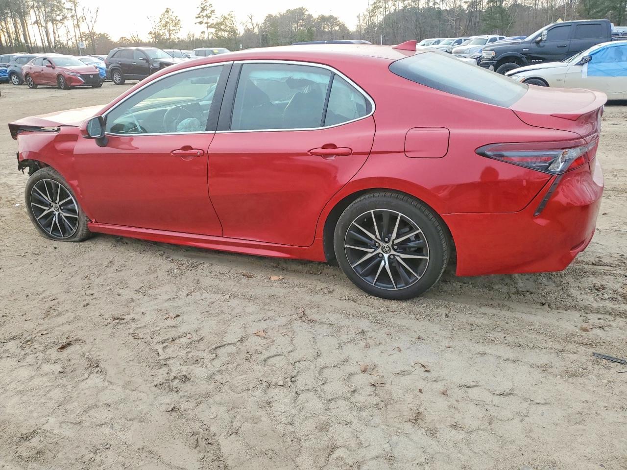 2021 TOYOTA CAMRY SE photo 2