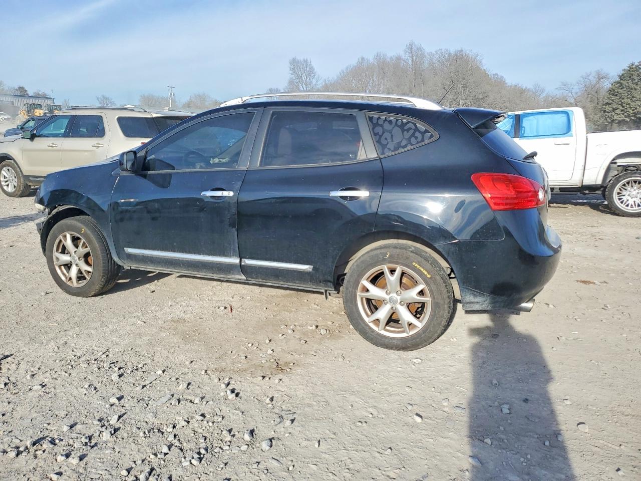 2011 NISSAN ROGUE S photo 2