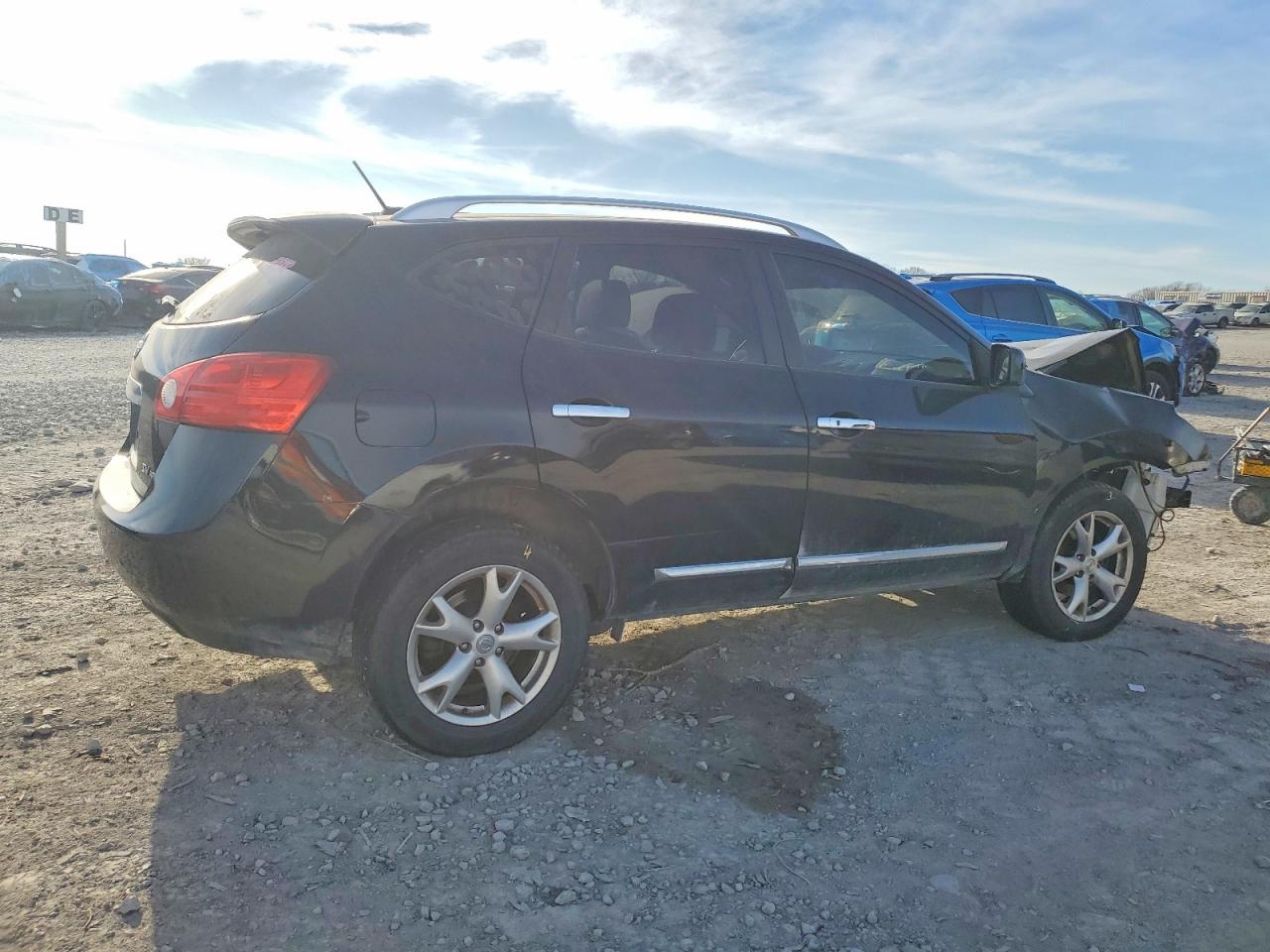 2011 NISSAN ROGUE S photo 3