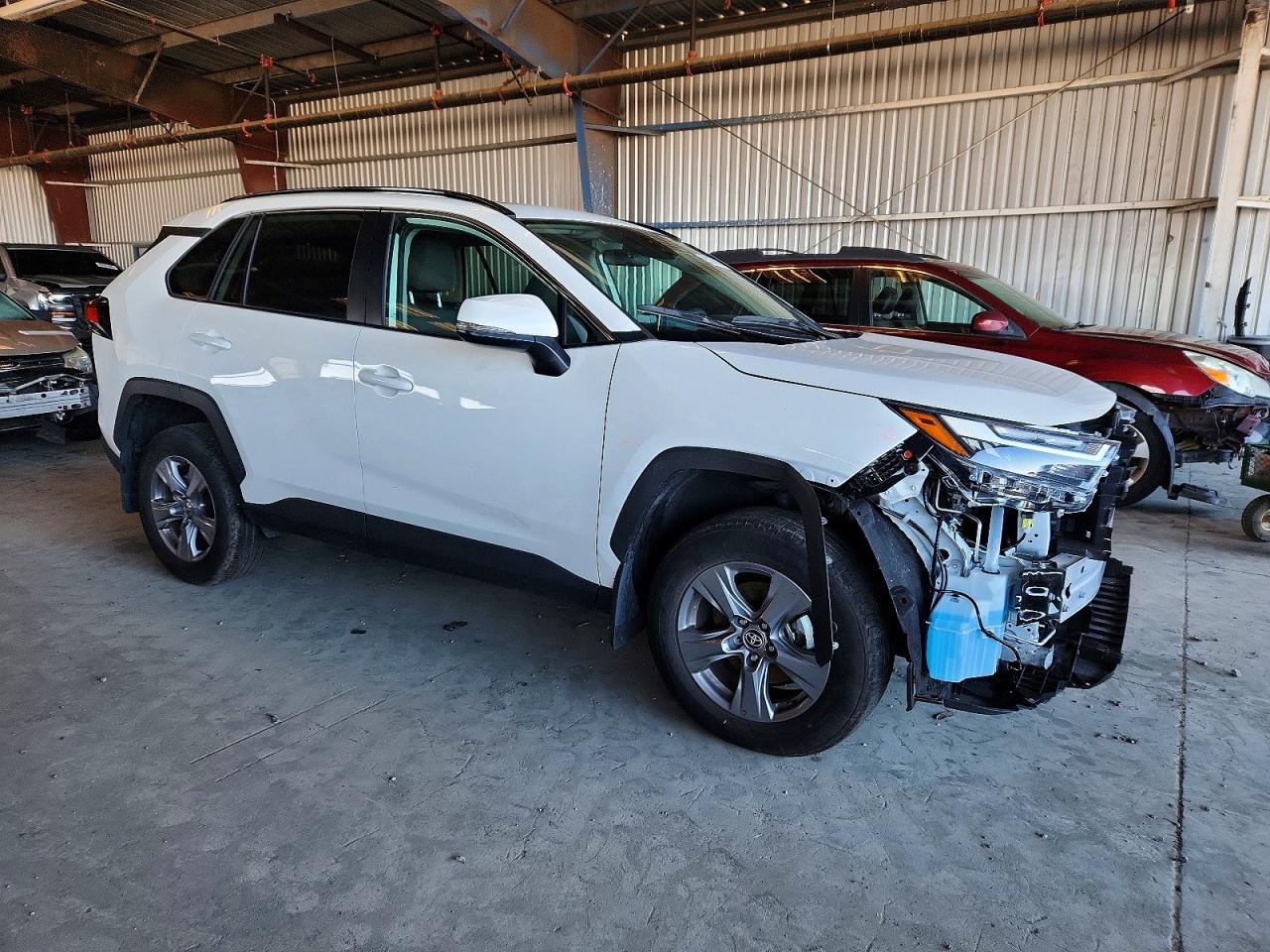 2024 TOYOTA RAV4 XLE photo 4