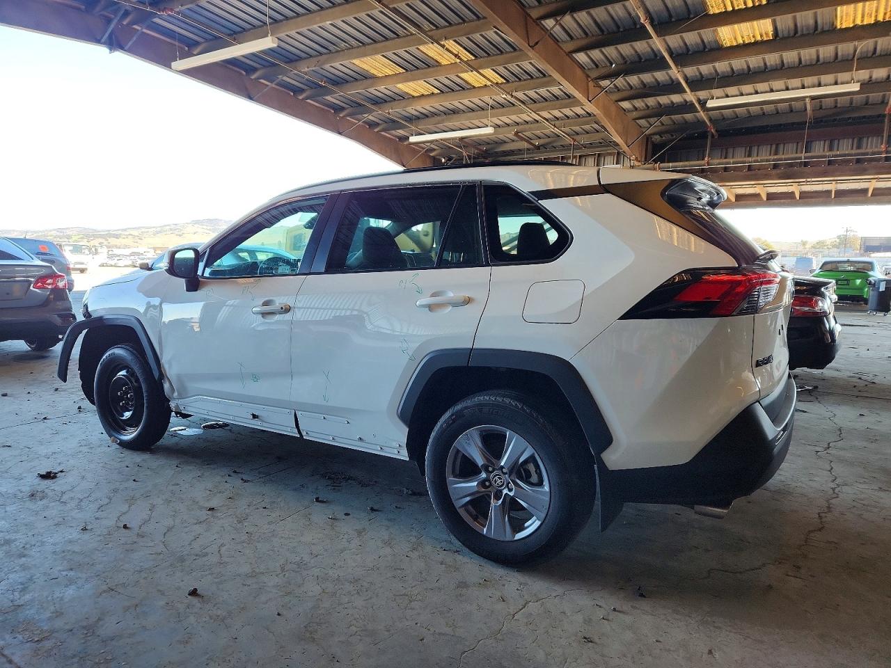 2024 TOYOTA RAV4 XLE photo 2