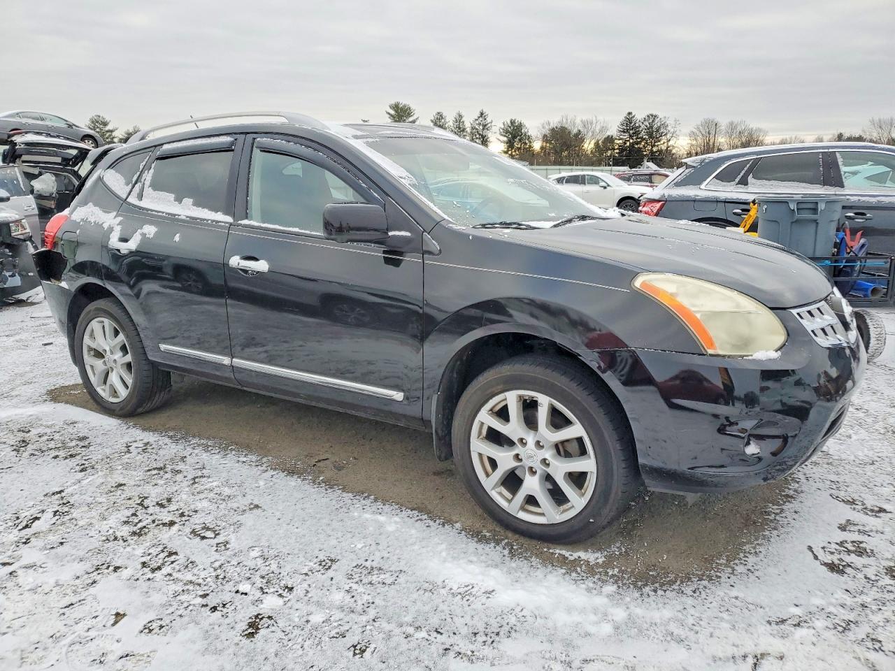2013 NISSAN ROGUE S photo 4
