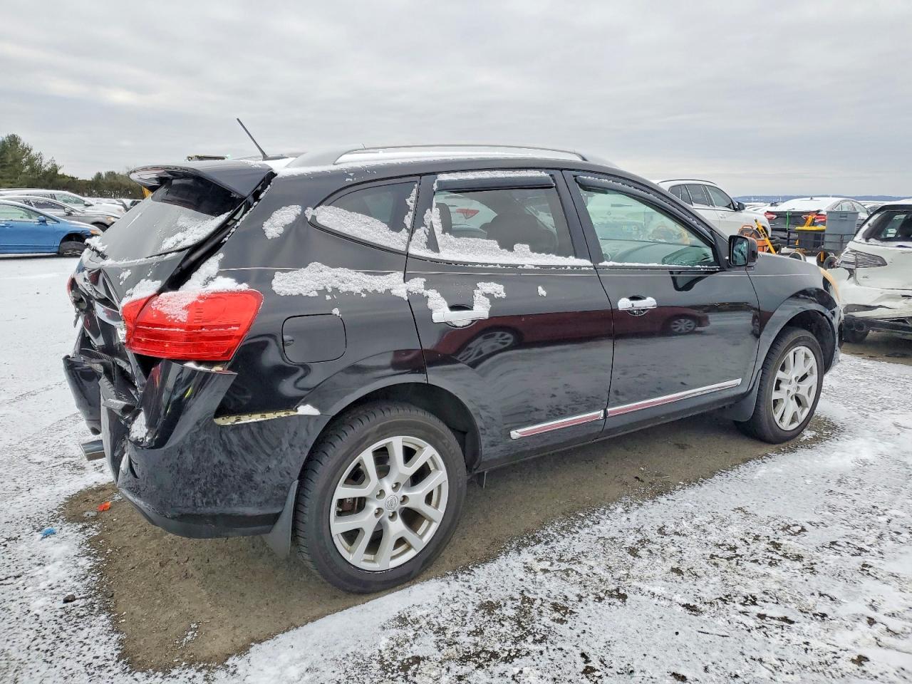2013 NISSAN ROGUE S photo 3