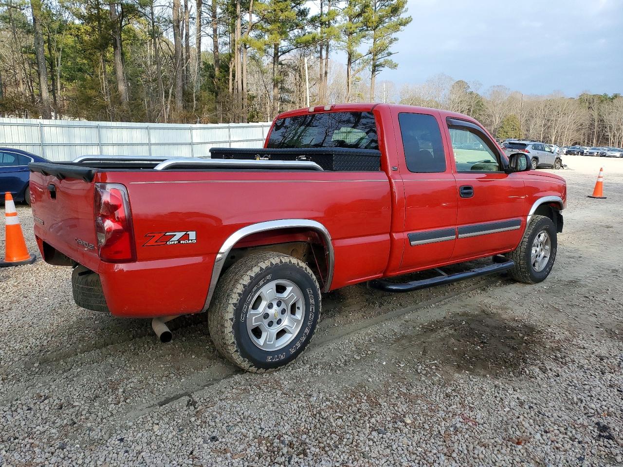 2003 CHEVROLET SILVERADO K1500 photo 3