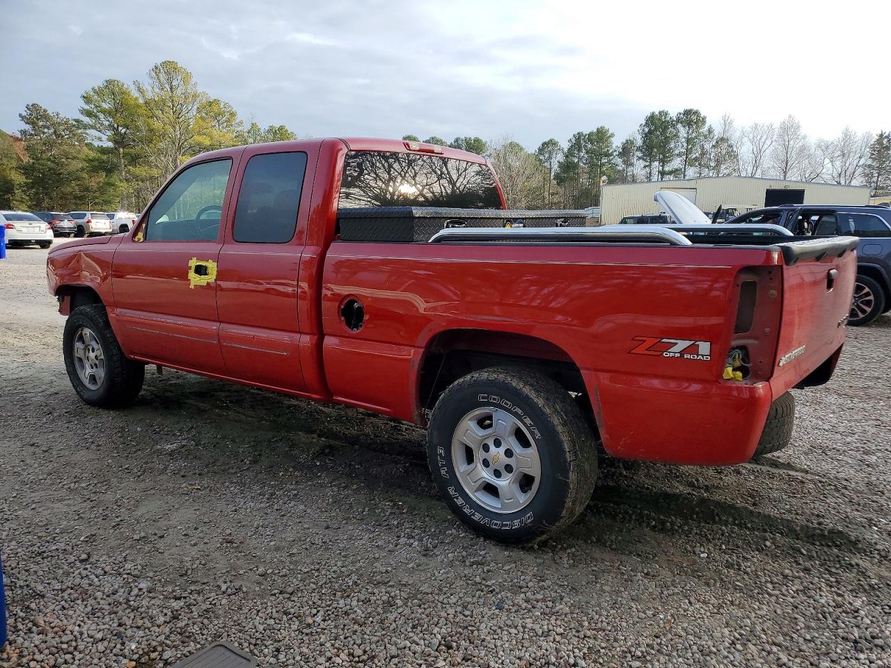 2003 CHEVROLET SILVERADO K1500 photo 2