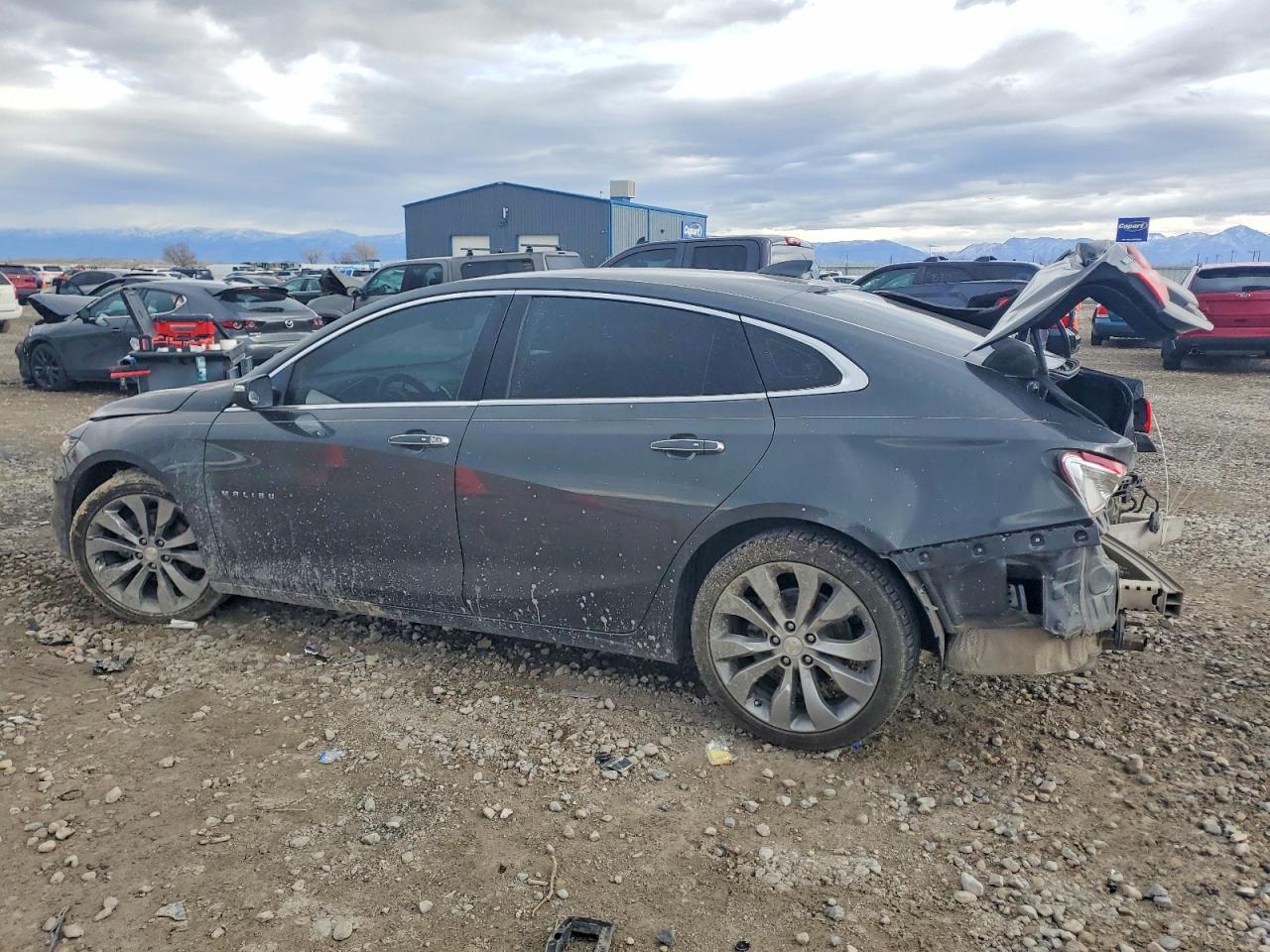 2016 CHEVROLET MALIBU PREMIER photo 2
