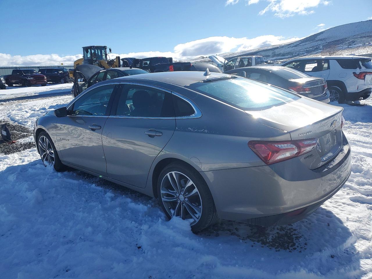 2022 CHEVROLET MALIBU LT photo 2