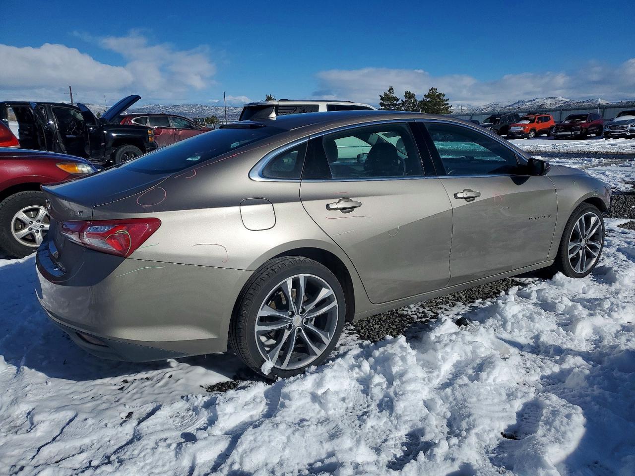 2022 CHEVROLET MALIBU LT photo 3