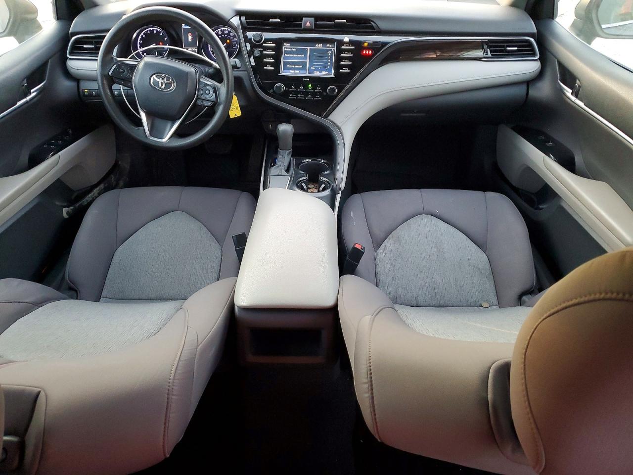 2020 TOYOTA CAMRY LE photo 8