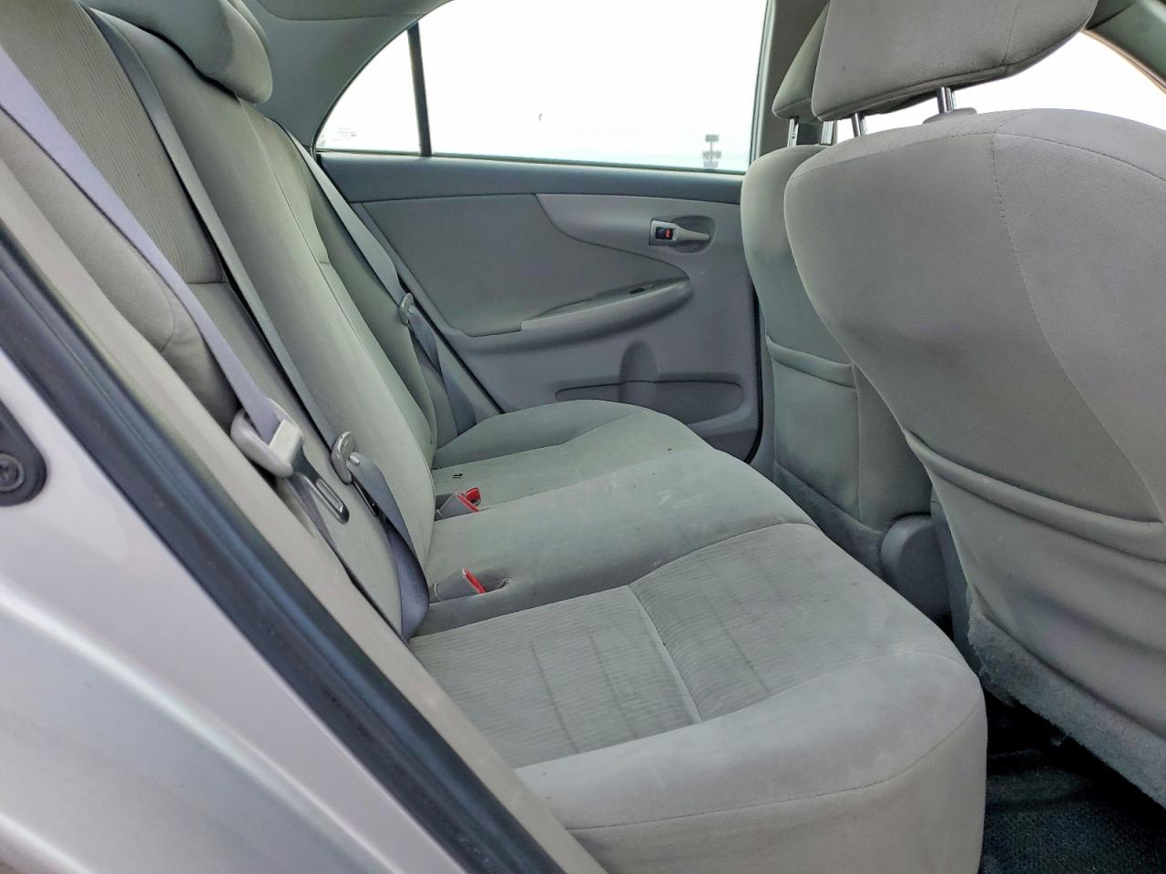 2010 TOYOTA COROLLA BASE photo 10