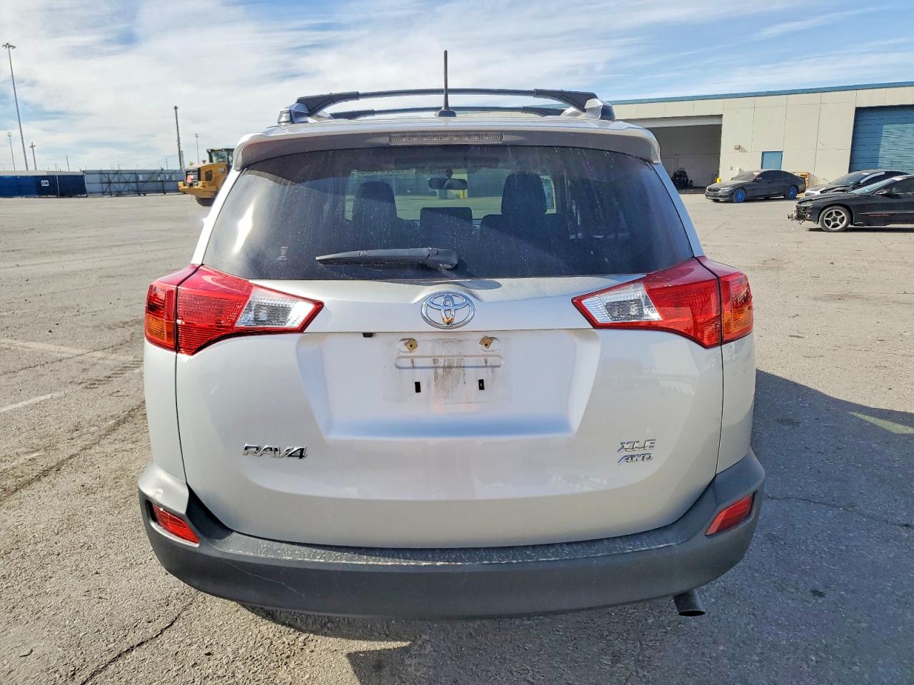 2015 TOYOTA RAV4 XLE photo 6
