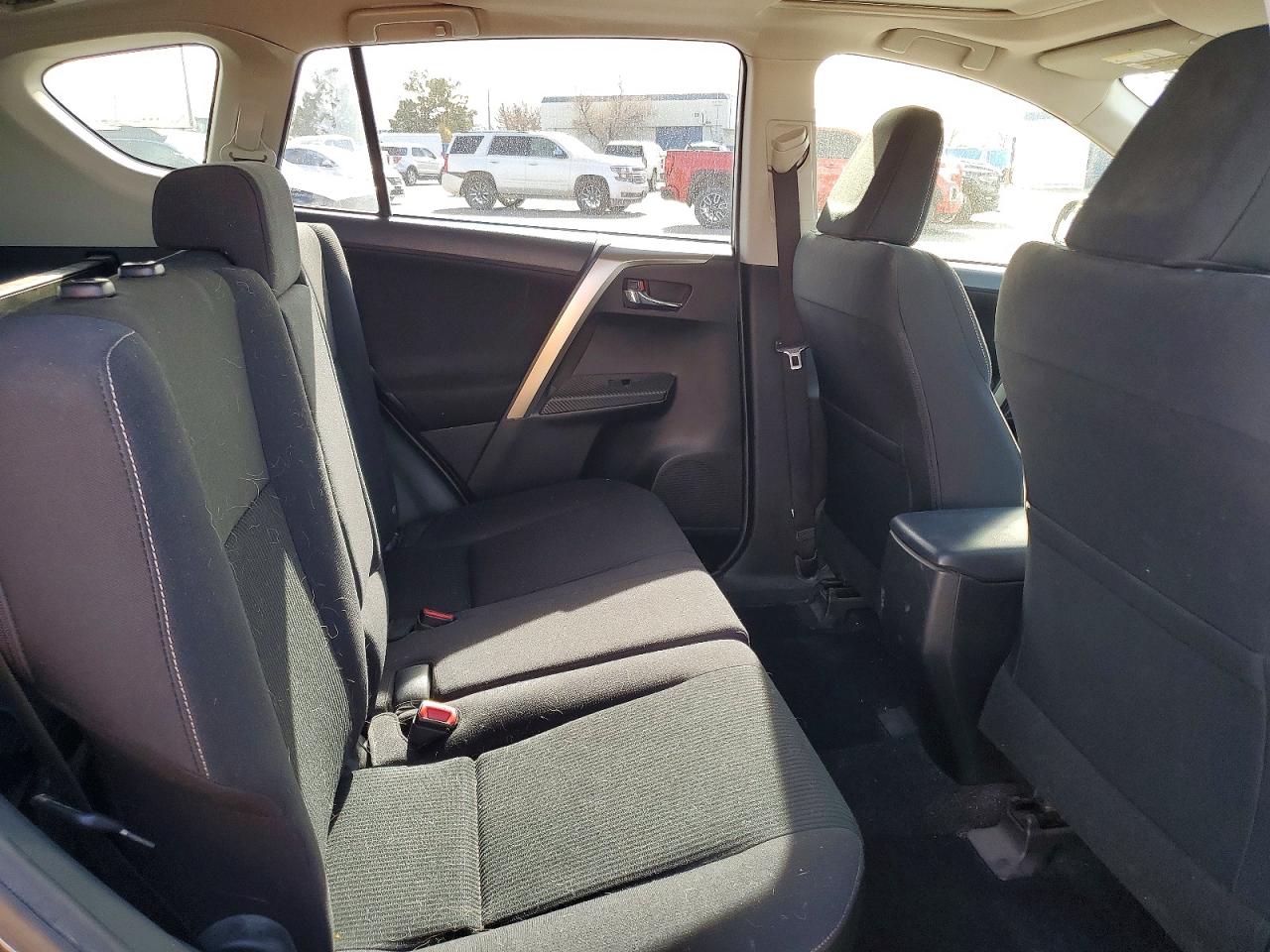 2015 TOYOTA RAV4 XLE photo 11