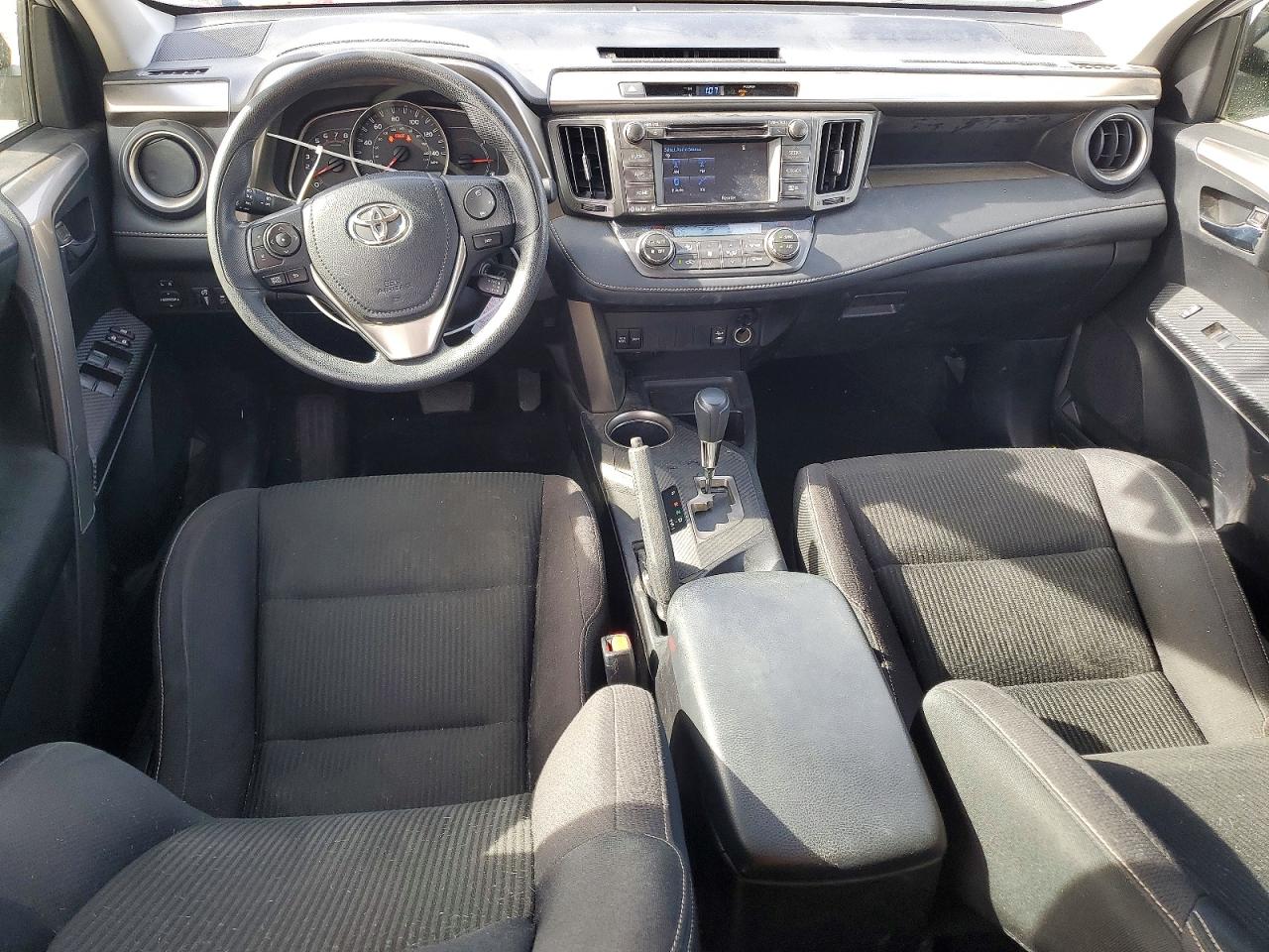 2015 TOYOTA RAV4 XLE photo 8
