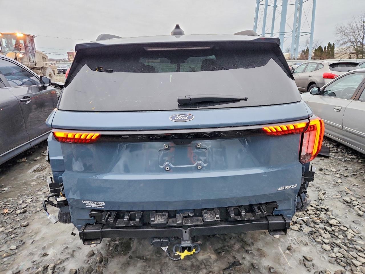 2025 FORD EXPLORER ST-LINE photo 6
