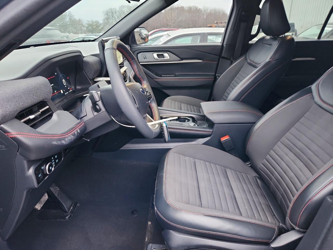 2025 FORD EXPLORER ST-LINE photo 7