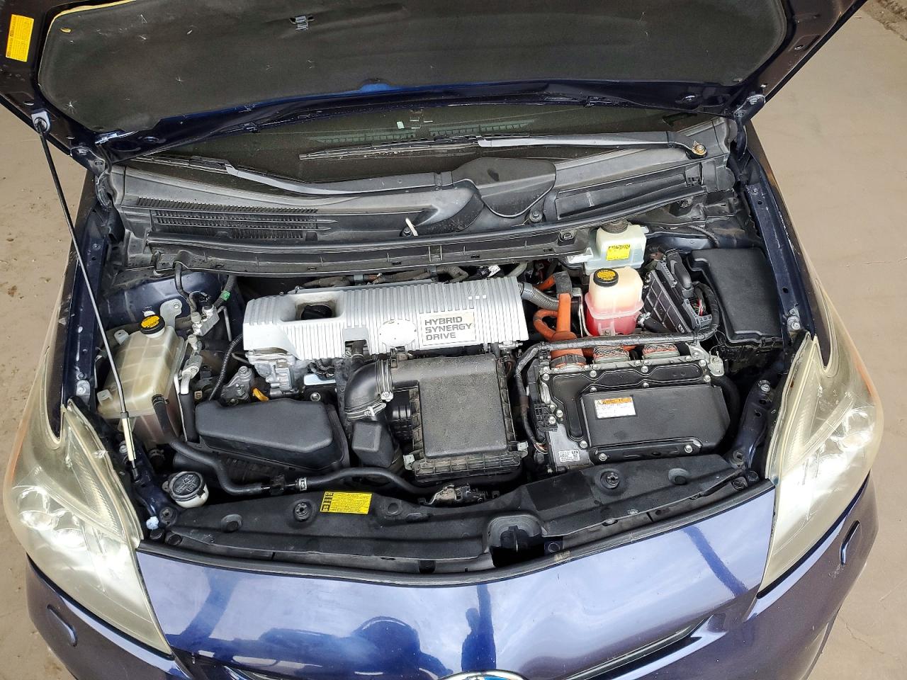 2013 TOYOTA PRIUS photo 11