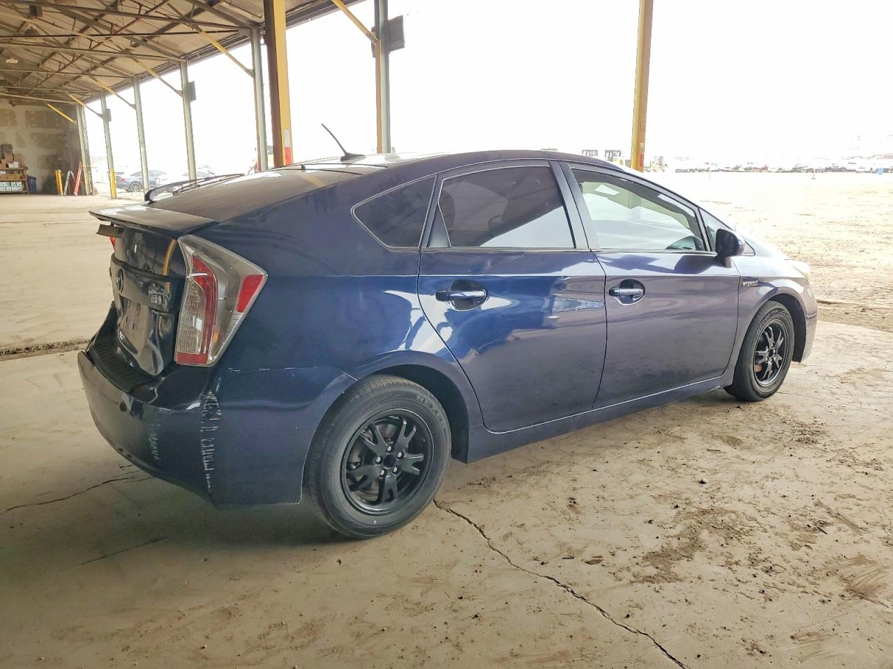 2013 TOYOTA PRIUS photo 3