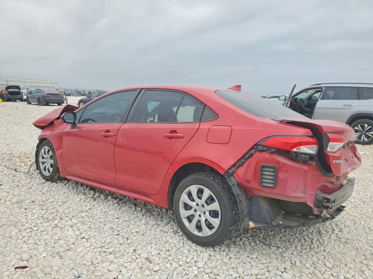 2021 TOYOTA COROLLA LE photo 2