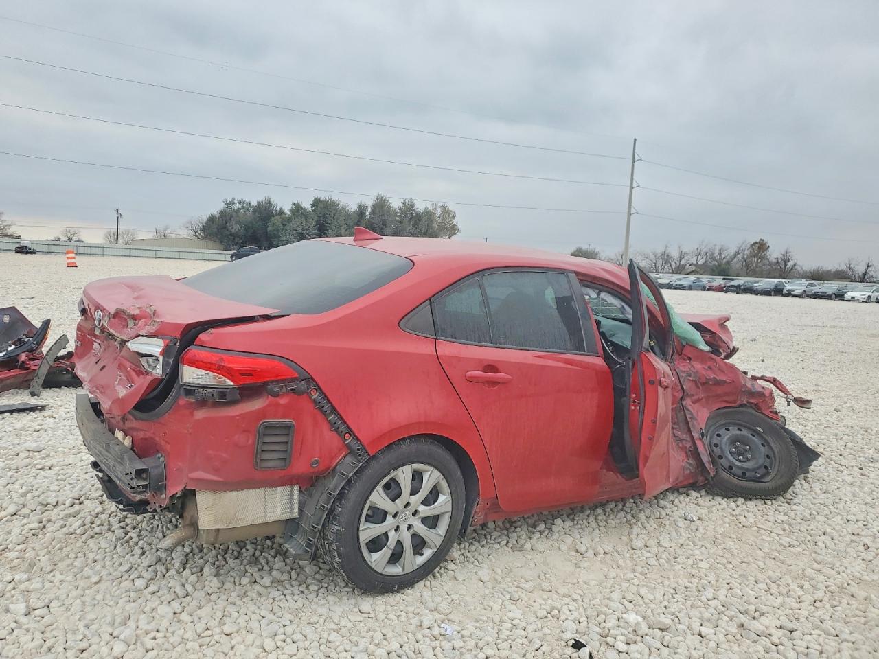 2021 TOYOTA COROLLA LE photo 3