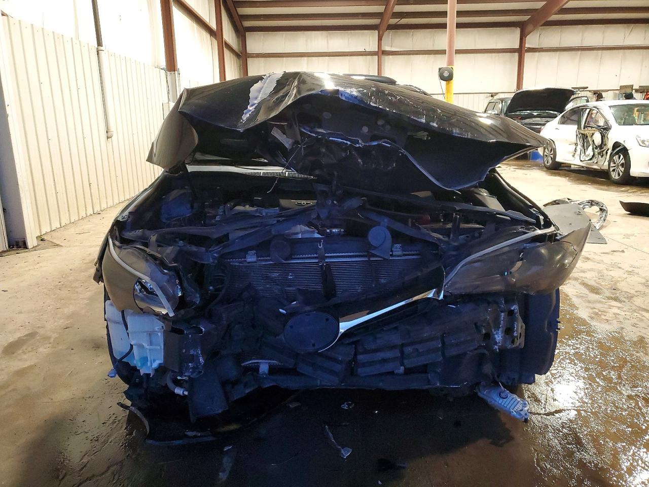 2016 TOYOTA CAMRY LE photo 5