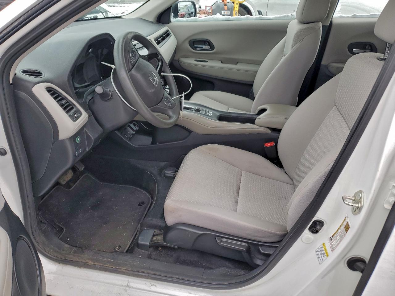 2016 HONDA HR-V LX photo 7