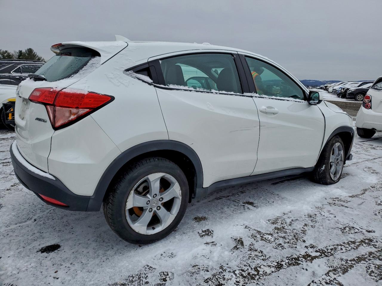 2016 HONDA HR-V LX photo 3
