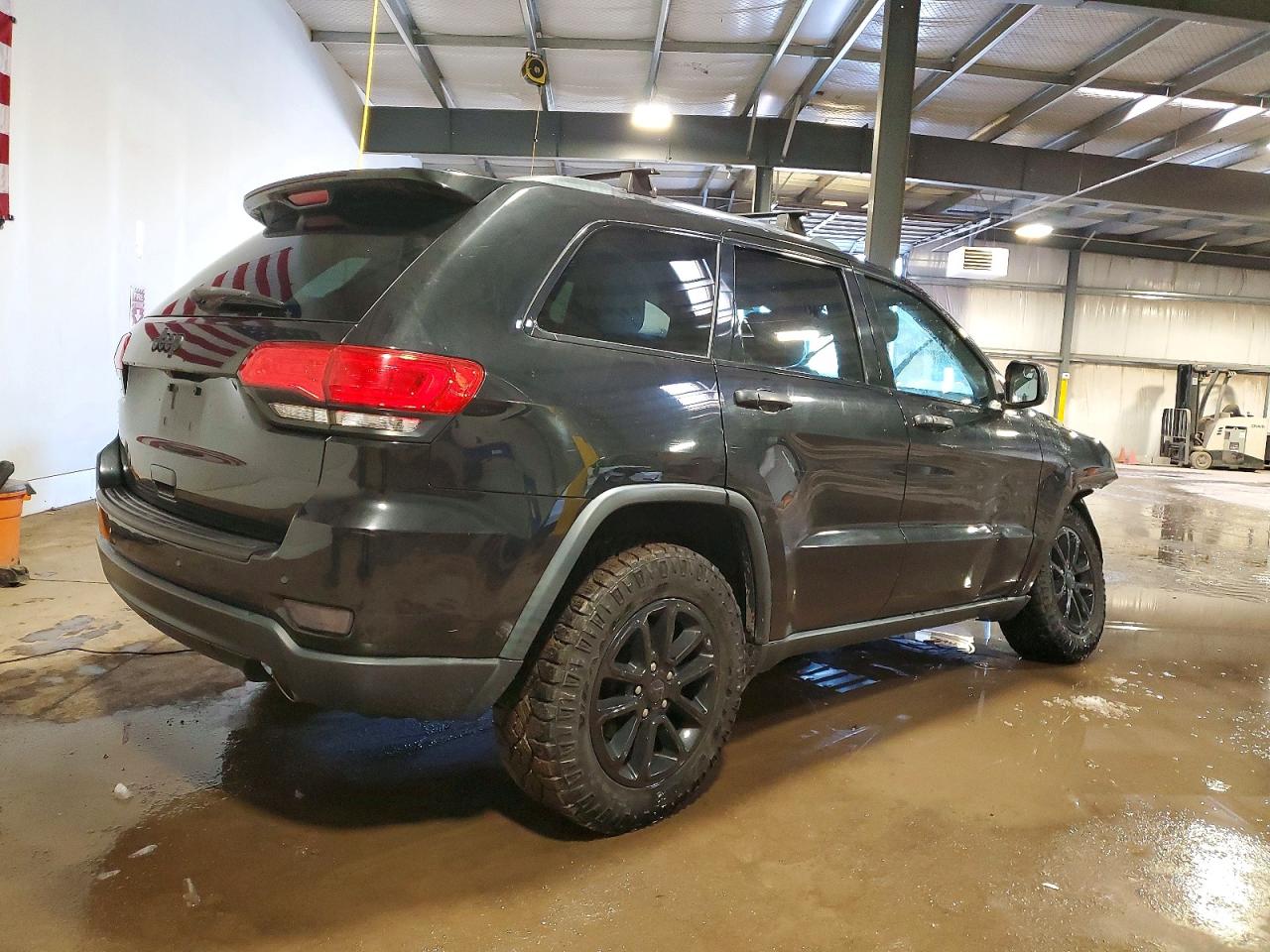 2015 JEEP GRAND CHEROKEE LIMITED photo 3