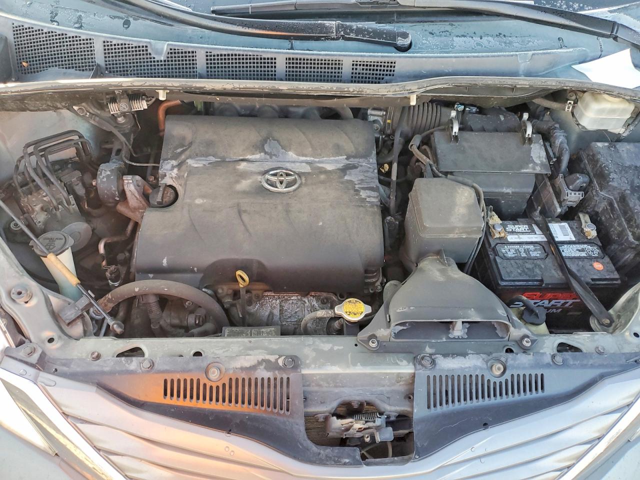 2014 TOYOTA SIENNA XLE photo 12