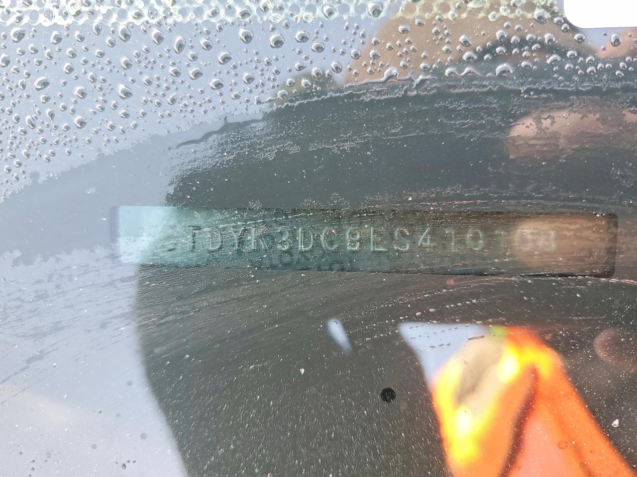 2014 TOYOTA SIENNA XLE photo 13