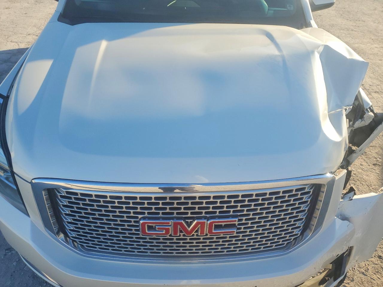 2015 GMC YUKON XL DENALI photo 12