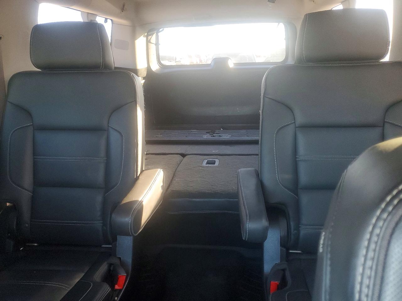 2015 GMC YUKON XL DENALI photo 10